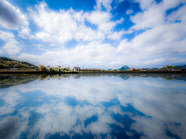 あなたの身近な香川県部門 金賞 LUMIX賞 「青い空 白い雲 琴電はのんびりと…」maxilottiさん
