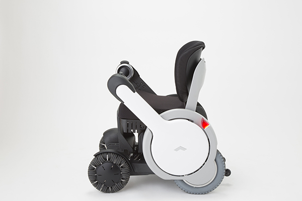参照:2015年度のグッドデザイン大賞 パーソナルモビリティ「WHILL Model A」WHILL株式会社