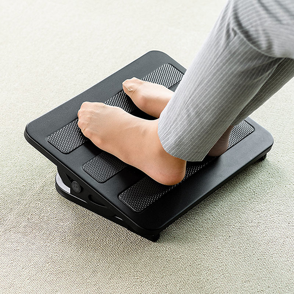 サンワサプライ 足のむくみや姿勢崩れを予防するスチール材質のフットレスト発売 デザインってオモシロイ Mdn Design Interactive