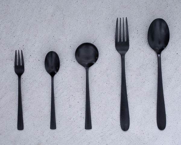 184デザートスプーン：1,450円 187デザートフォーク：1,450円 132ティースプーン：850円 129ケーキフォーク：850円 145ブイヨンスプーン：950円 ※すべて税抜価格