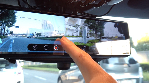 モジ デジタルミラーとリアカメラで車の後方視野を広げる ネオトーキョー ミラーカム 発売 デザインってオモシロイ Mdn Design Interactive