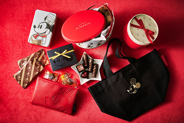 ©Disney「ワッフルショコラ」1,600円、「クランチショコラバスケット」2,600円、「ウエハースBOX」1,500円、「ショコラアソート」1,600円、「クランチショコラポーチ」1,200円、「トートバッグ」1,900円(すべて税別)