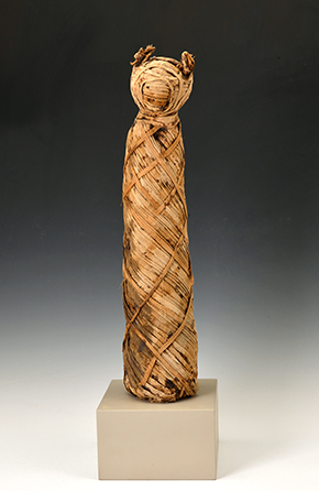 《ネコのミイラ》リネン　エジプト　グレコ・ローマン時代（紀元前2世紀か前1世紀頃）　レーマー・ペリツェウス博物館所蔵 ROEMER- UND PELIZAEUS-MUSEUM HILDESHEIM