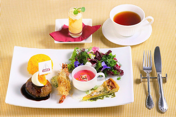 Café 1894／タイアップランチ「夢のお子さまランチ」2,200円（税込）