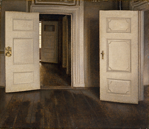 ヴィルヘルム・ハマスホイ　《室内―開いた扉、ストランゲーゼ30番地》　1905年　デーヴィズ・コレクション蔵　The David Collection, Copenhagen
