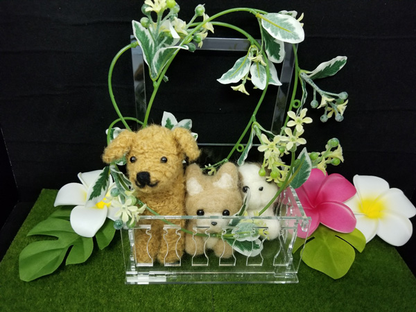 価格：3,080 円（税込）　サイズ：約W135*D113*H162mm