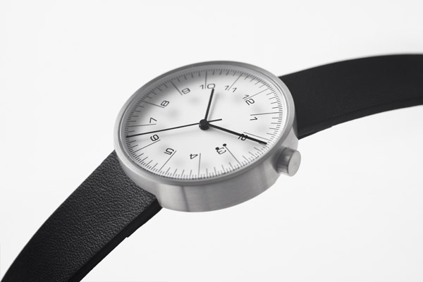 「draftsman／ドラフツマン」 FACE：14,000円（税抜）～ STRAP：4,500円（税抜）～