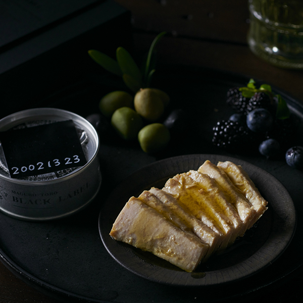 「オーシャンプリンセス 鮪とろ BLACK LABEL」 価格:5,000円(税抜) 内容量:90g