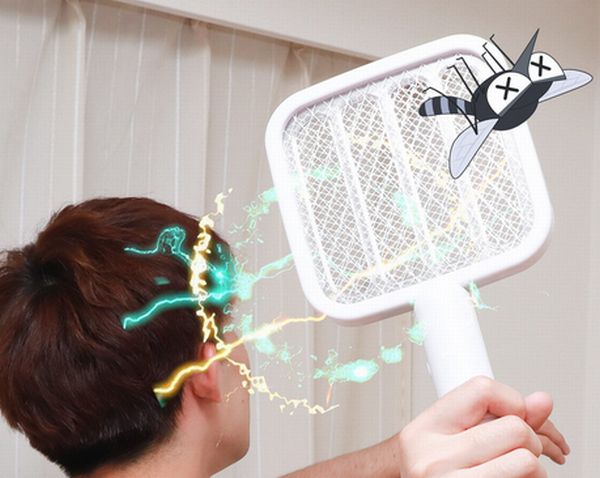 うざい虫を紫外線でおびき寄せ 電撃ラケットで倒せる 2in1害虫バスター 発売 デザインってオモシロイ Mdn Design Interactive