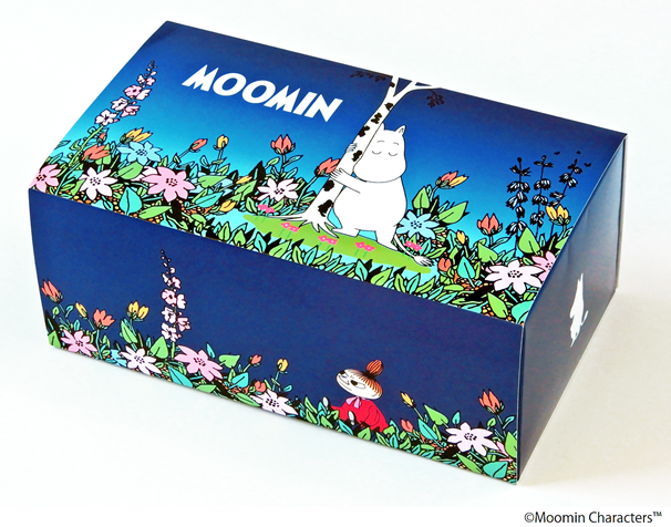 ムーミン30枚入BOXマスク「夜のピクニック」 ムーミンと仲間たちが夜のピクニックを楽しむ様子が描かれている大人可愛いデザイン 中身は個包装
