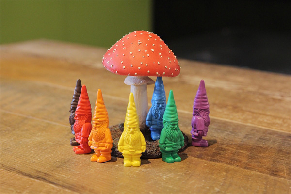 「THE SEVEN DWARFS CRAYON」