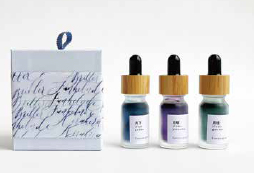 「Moon／月」 月下・月明・月桂の3色セット 各 10ml ドロッパーボトル入り 価格:4800円（税別）