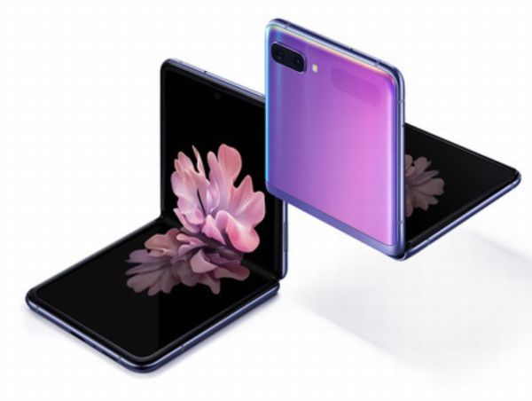 こちらは縦折りのSamsung「Galaxy Z Flip」