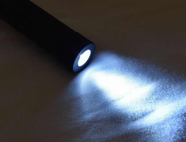 シャフトの最下部にもライトがあり、足元を照らしてくれる