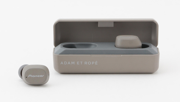 「ADAM ET ROPÉ」限定カラーモデル