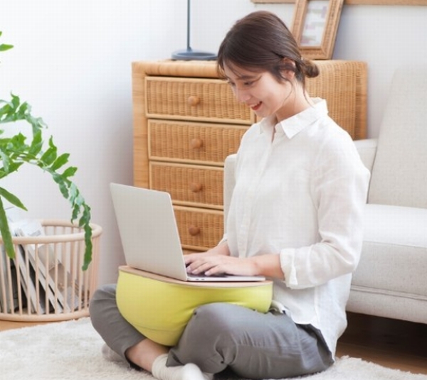 パソコンテーブルイメージ