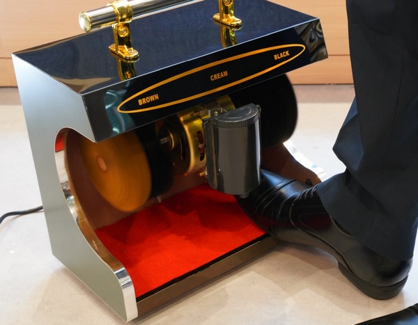 全自動革靴ポリッシャー「靴磨き職人」