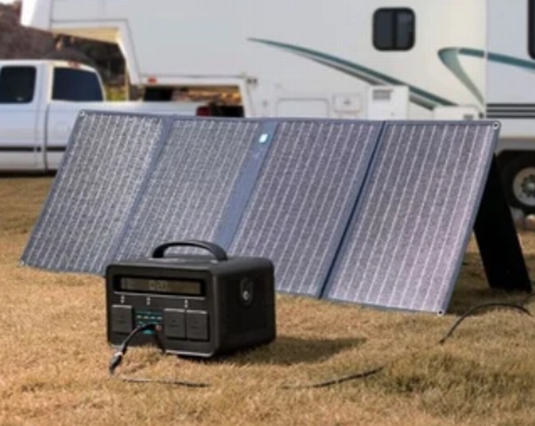 「Anker PowerSolar 3-Port 100W」