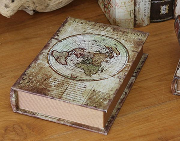 伊ザマック合金製で中世ヨーロッパの趣が魅力な「アンティーク調度品